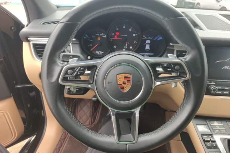 Used Porsche Macan 2017 Macan 2.0T Steering Wheel