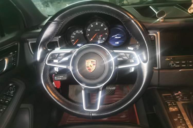 Used Porsche Macan 2017 Macan 2.0T Steering Wheel
