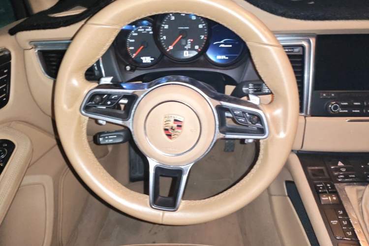 Used Porsche Macan 2017 Macan 2.0T Steering Wheel