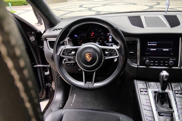 Used Porsche Macan 2017 Macan 2.0T Steering Wheel