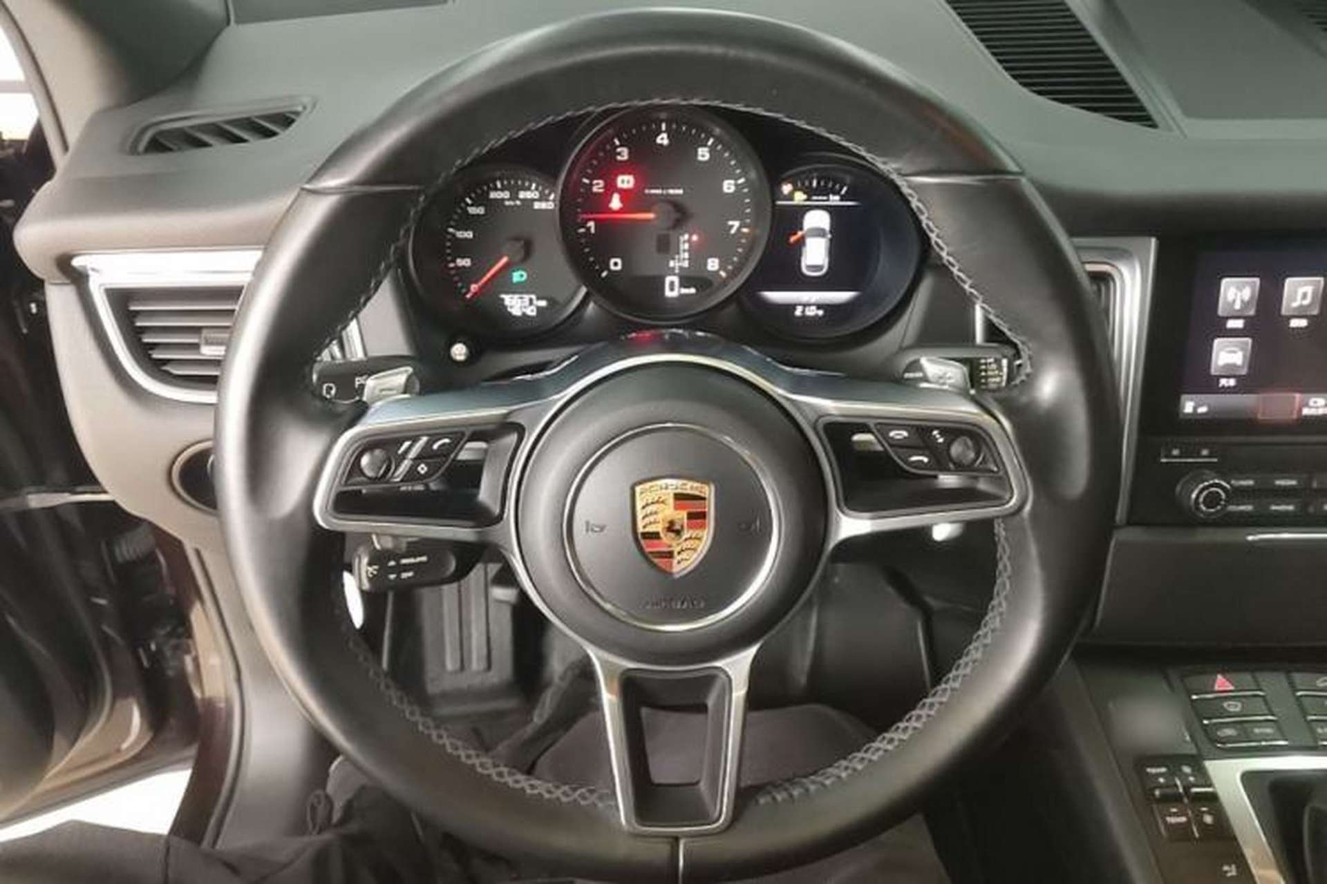 Used Porsche Macan 2017 Macan 2.0T Steering Wheel