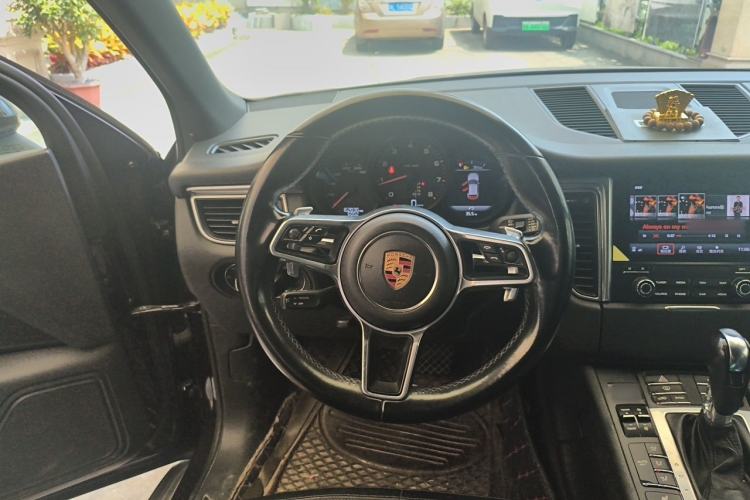 Used Porsche Macan 2017 Macan 2.0T Steering Wheel