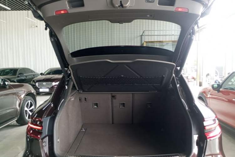Used Porsche Macan 2017 Macan 2.0T Trunk