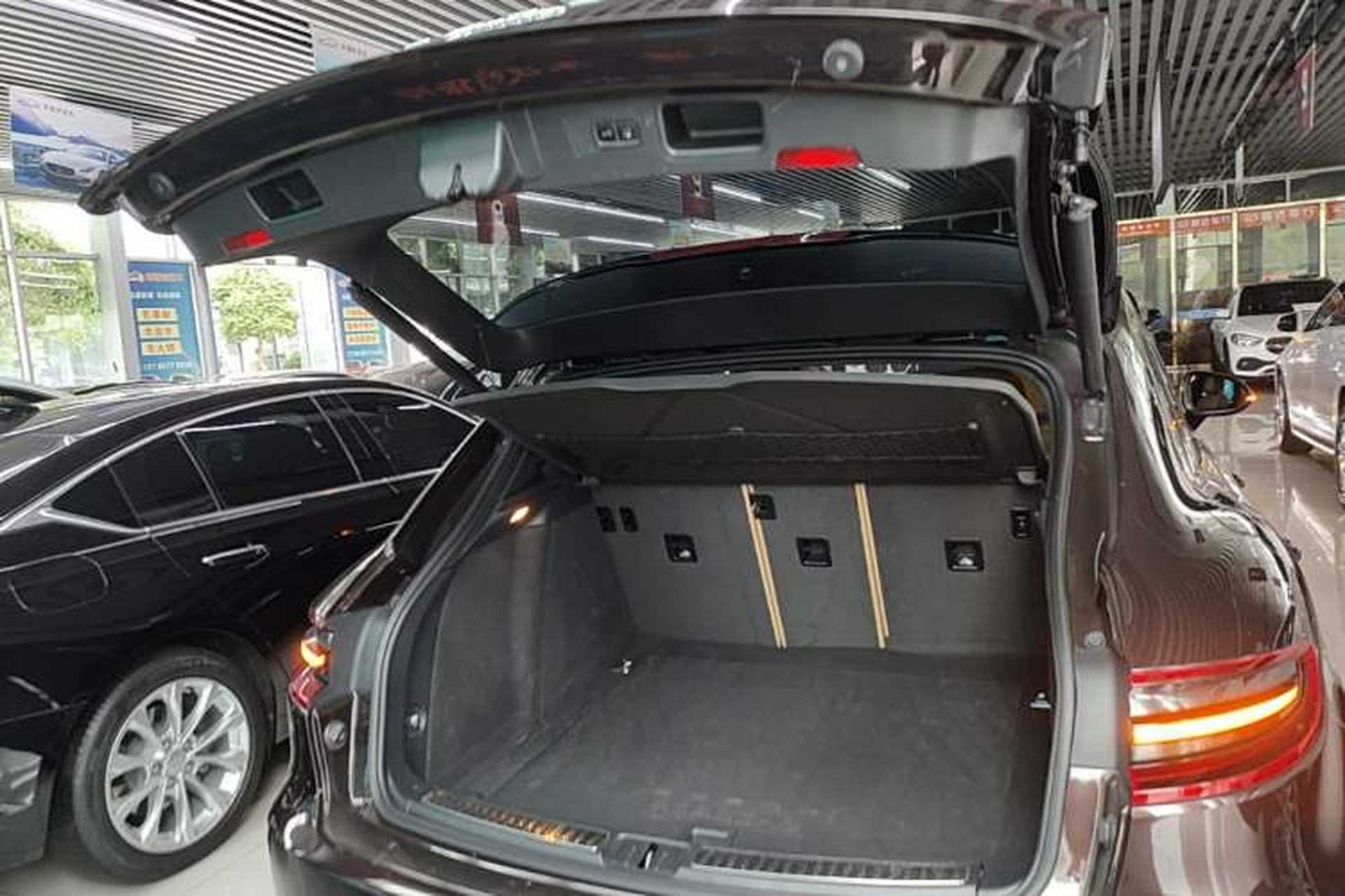 Used Porsche Macan 2017 Macan 2.0T Trunk