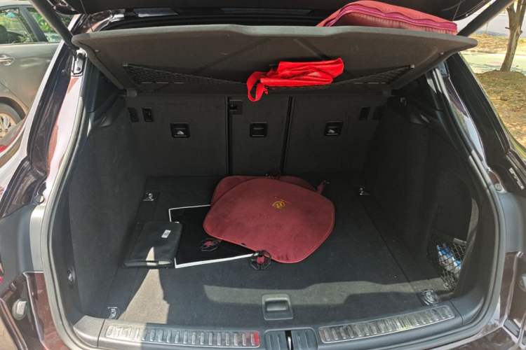 Used Porsche Macan 2017 Macan 2.0T Trunk