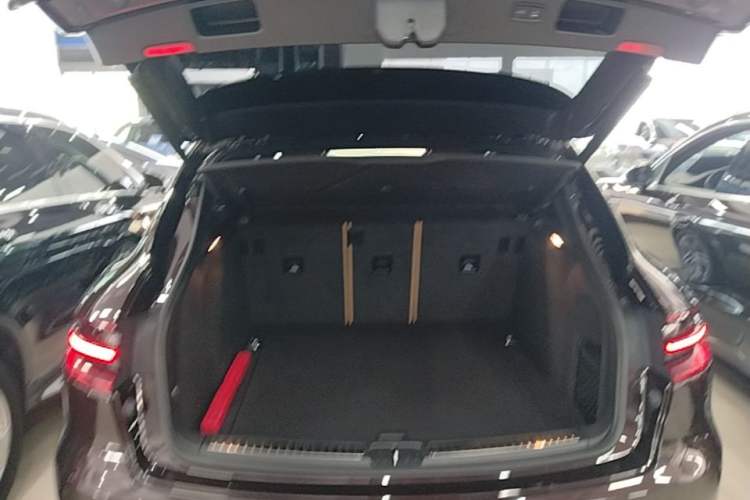 Used Porsche Macan 2017 Macan 2.0T Trunk