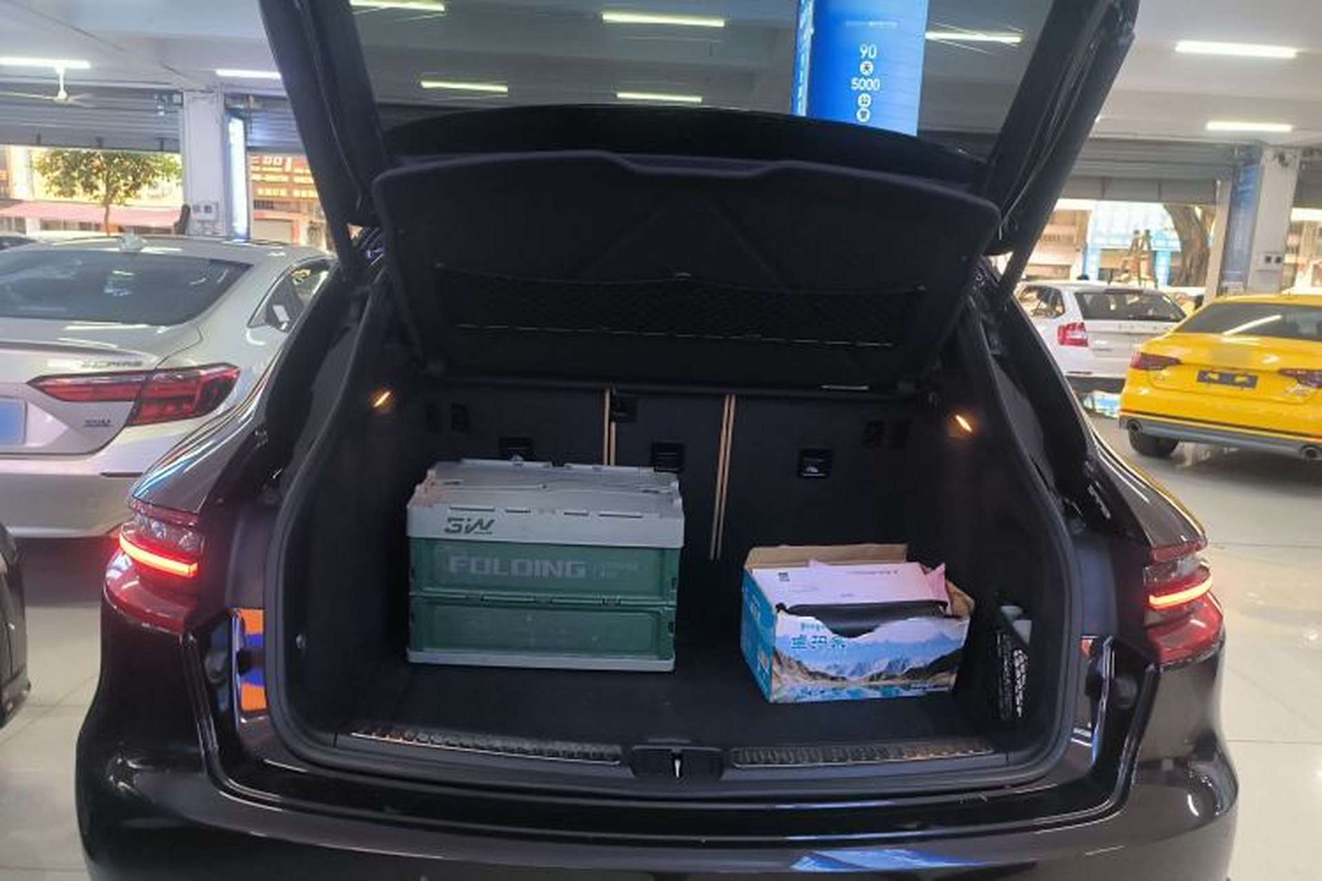 Used Porsche Macan 2017 Macan 2.0T Trunk