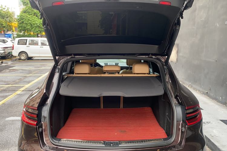 Used Porsche Macan 2017 Macan 2.0T Trunk