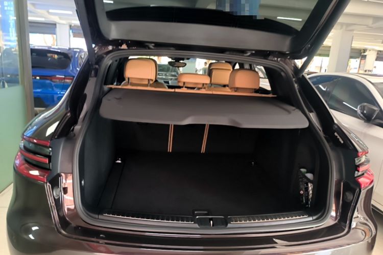 Used Porsche Macan 2017 Macan 2.0T Trunk