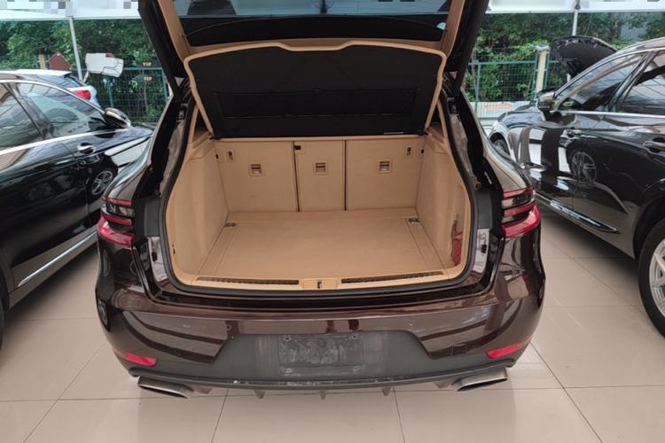Used Porsche Macan 2017 Macan 2.0T Trunk