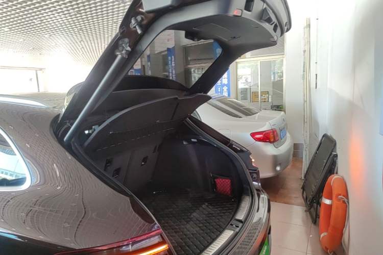 Used Porsche Macan 2017 Macan 2.0T Trunk