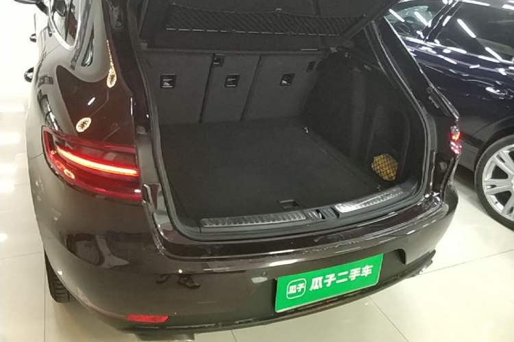 Used Porsche Macan 2017 Macan 2.0T Trunk