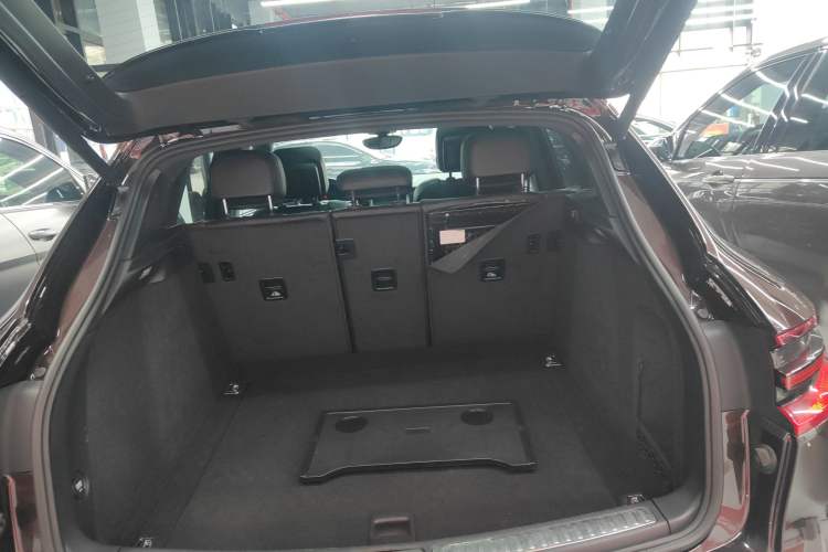 Used Porsche Macan 2017 Macan 2.0T Trunk