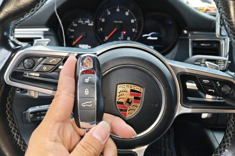 Used Porsche Macan 2017 Macan 2.0T Vehicle Key