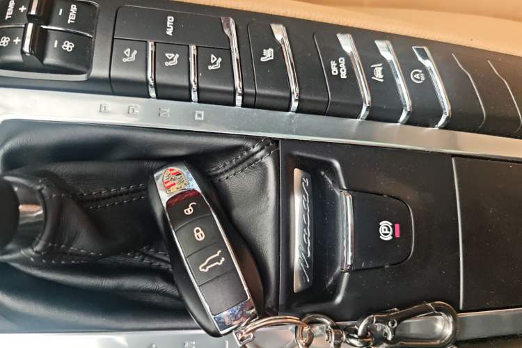 Used Porsche Macan 2017 Macan 2.0T Vehicle Key