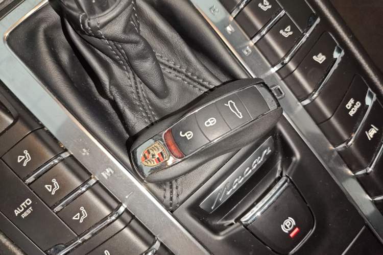 Used Porsche Macan 2017 Macan 2.0T Vehicle Key