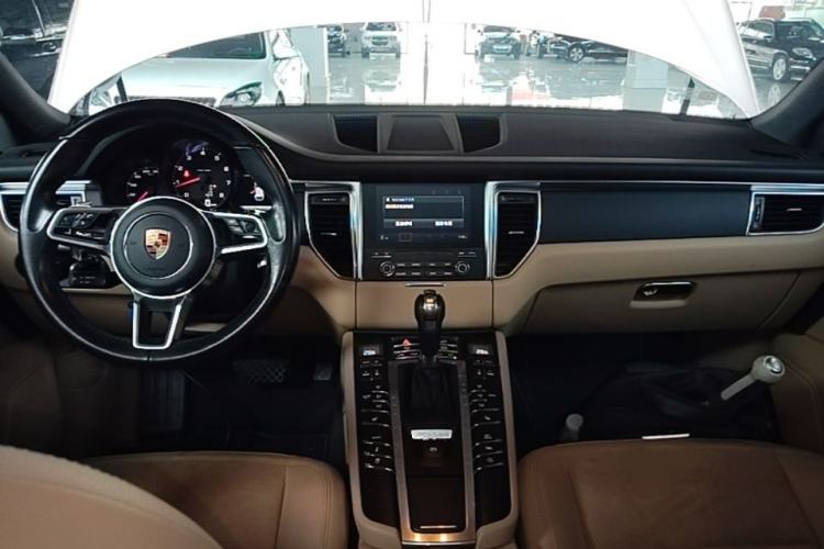 Used Porsche Macan 2017 Macan 2.0T Center Console
