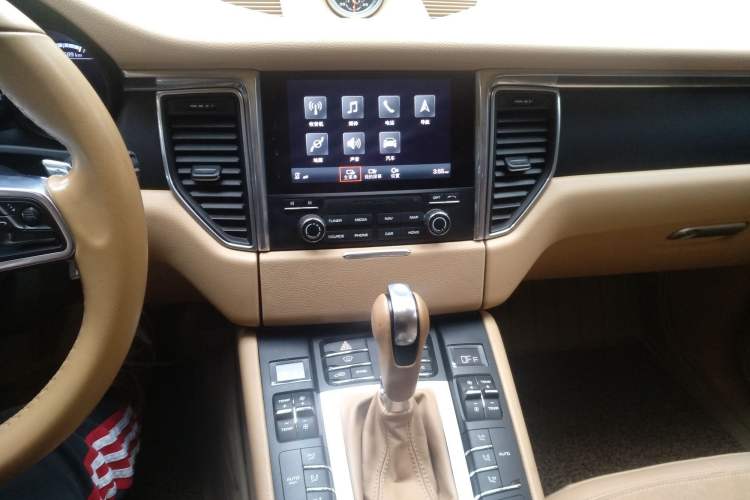 Used Porsche Macan 2017 Macan 2.0T Audio And AC Panel