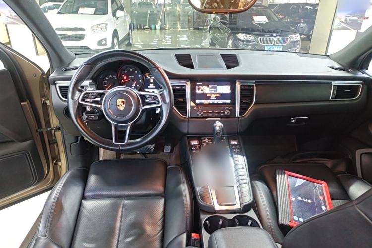 Used Porsche Macan 2017 Macan 2.0T Center Console