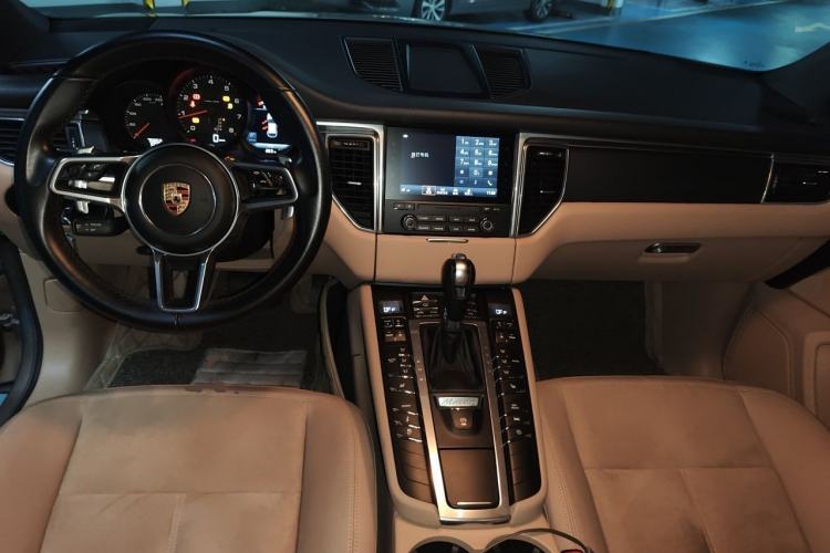 Used Porsche Macan 2017 Macan 2.0T Center Console