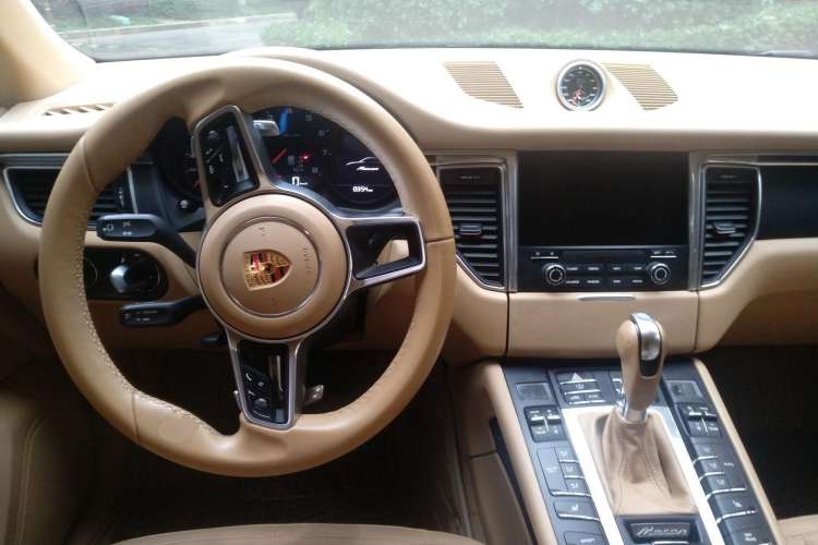 Used Porsche Macan 2017 Macan 2.0T Center Console