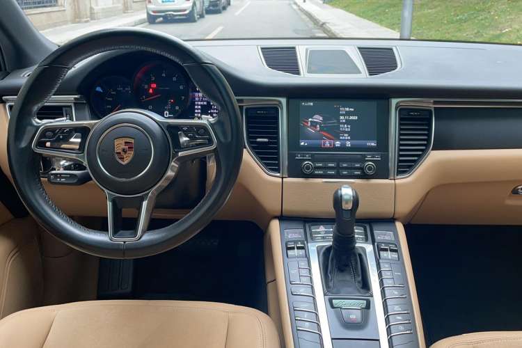 Used Porsche Macan 2017 Macan 2.0T Center Console