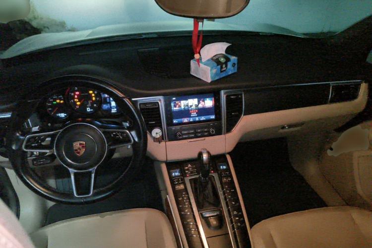 Used Porsche Macan 2017 Macan 2.0T Center Console