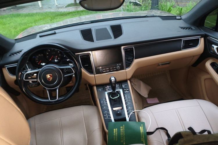 Used Porsche Macan 2017 Macan 2.0T Center Console