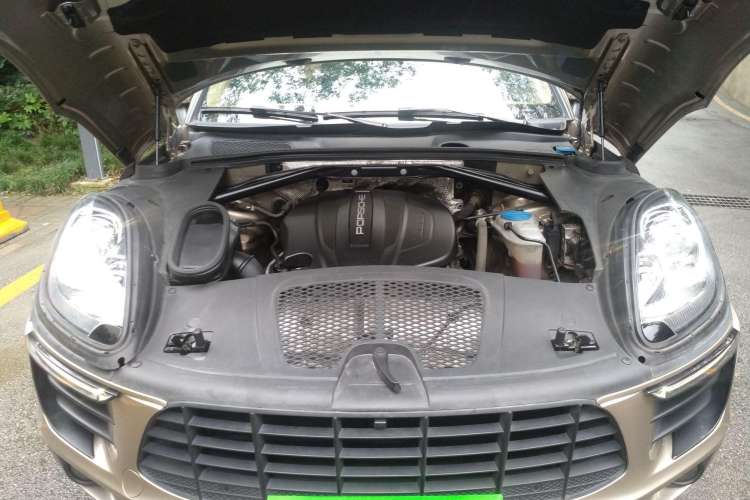 Used Porsche Macan 2017 Macan 2.0T Engine Bay