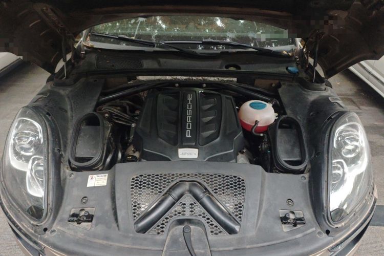 Used Porsche Macan 2017 Macan S 3.0T Engine Bay