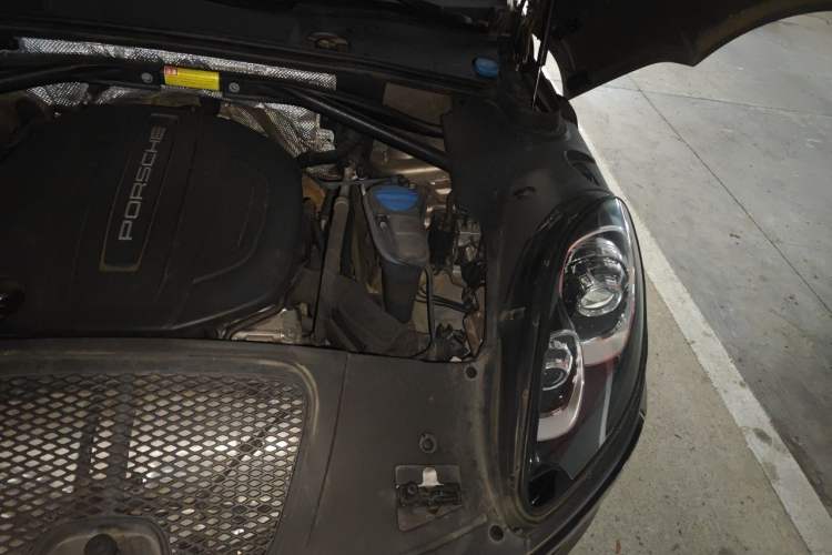 Used Porsche Macan 2017 Macan 2.0T Engine Bay Left