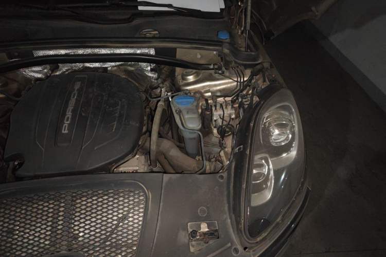 Used Porsche Macan 2017 Macan 2.0T Engine Bay Left