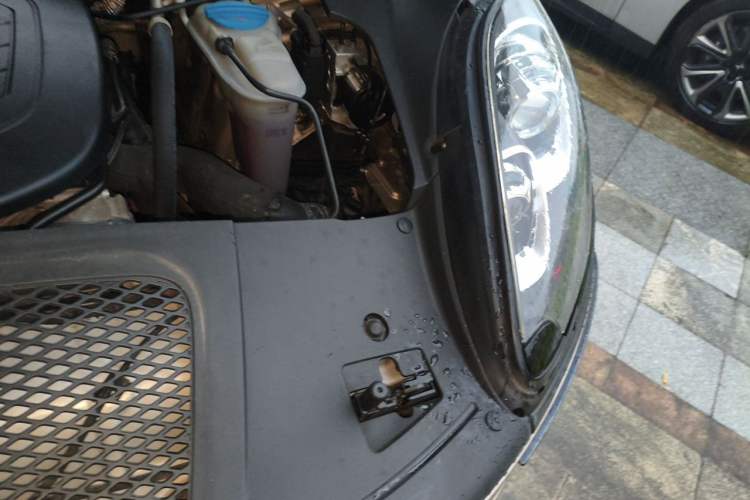Used Porsche Macan 2017 Macan 2.0T Engine Bay Left