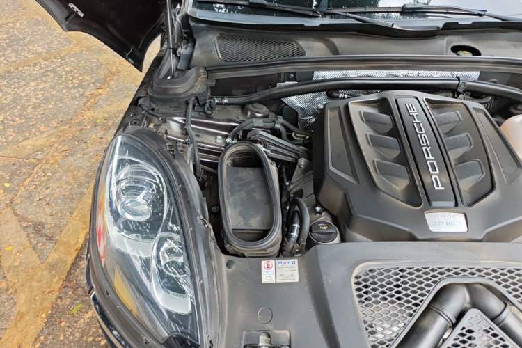 Used Porsche Macan 2017 Macan S 3.0T Engine Bay Right