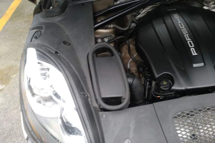 Used Porsche Macan 2017 Macan 2.0T Engine Bay Right