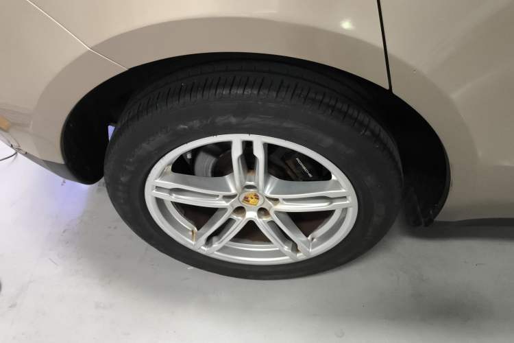 Used Porsche Macan 2017 Macan 2.0T Exterior 2