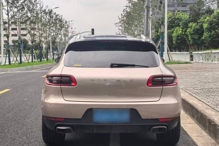 Used Porsche Macan 2017 Macan 2.0T Exterior 7