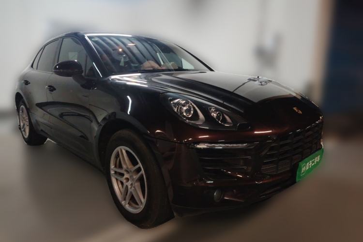 Used Porsche Macan 2017 Macan 2.0T Front Right 45 Deg