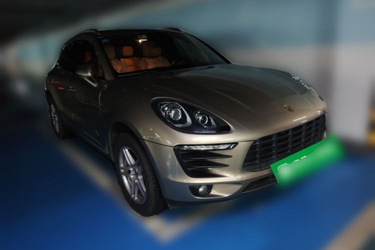 Used Porsche Macan 2017 Macan 2.0T Front Right 45 Deg