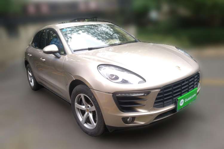 Used Porsche Macan 2017 Macan 2.0T Front Right 45 Deg