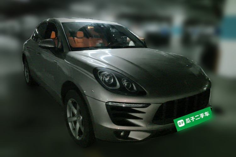 Used Porsche Macan 2017 Macan 2.0T Front Right 45 Deg
