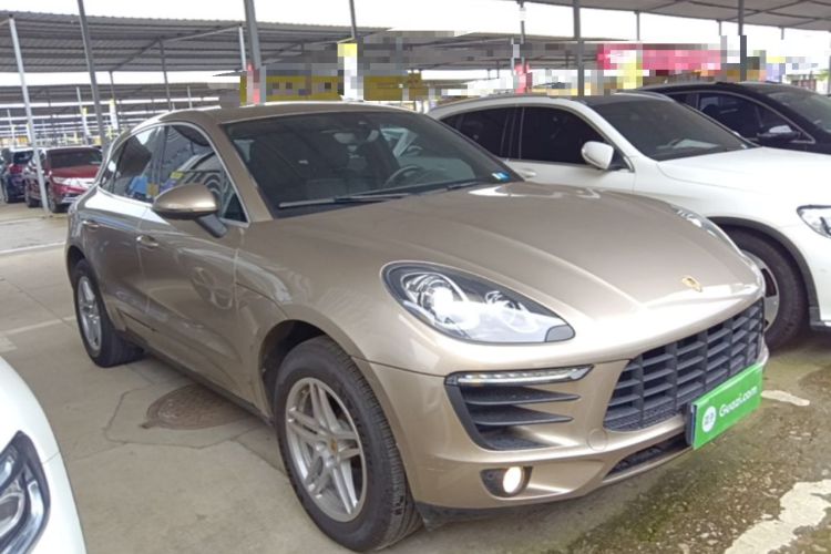 Used Porsche Macan 2017 Macan 2.0T Front Right 45 Deg