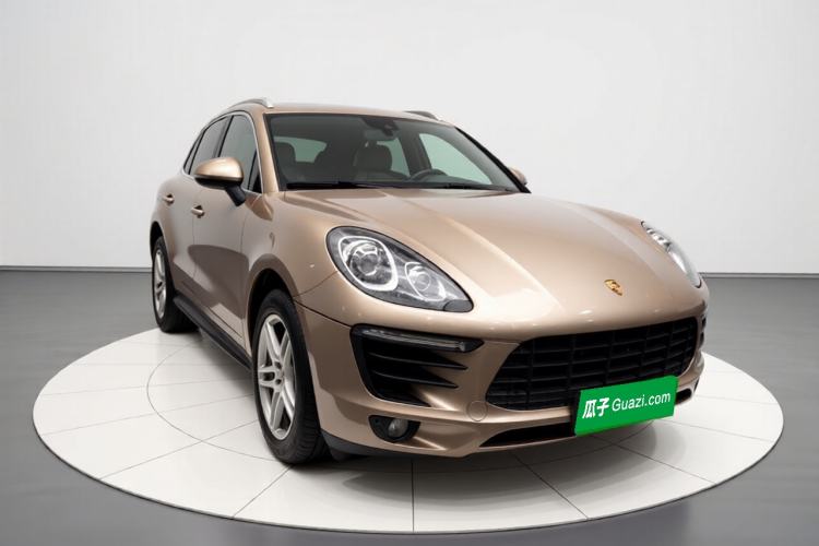 Used Porsche Macan 2017 Macan 2.0T Front Right 45 Deg