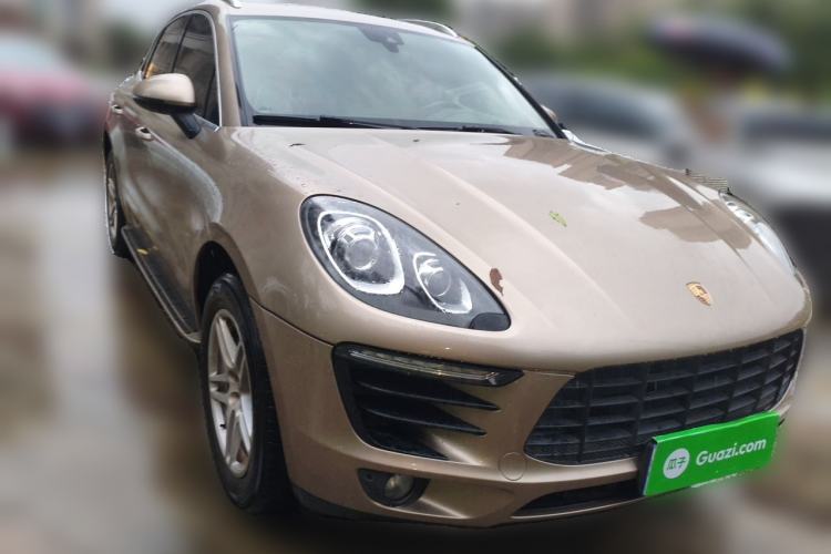 Used Porsche Macan 2017 Macan 2.0T Front Right 45 Deg