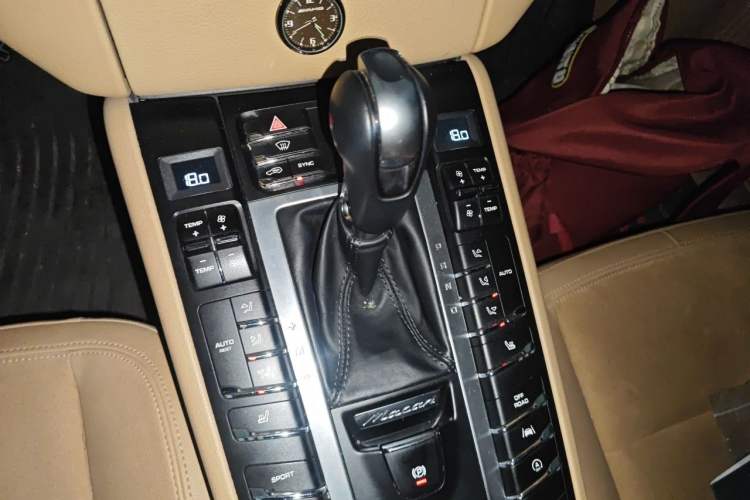 Used Porsche Macan 2017 Macan 2.0T Gear Lever