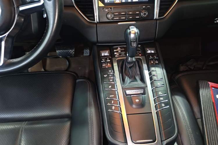 Used Porsche Macan 2017 Macan 2.0T Gear Lever
