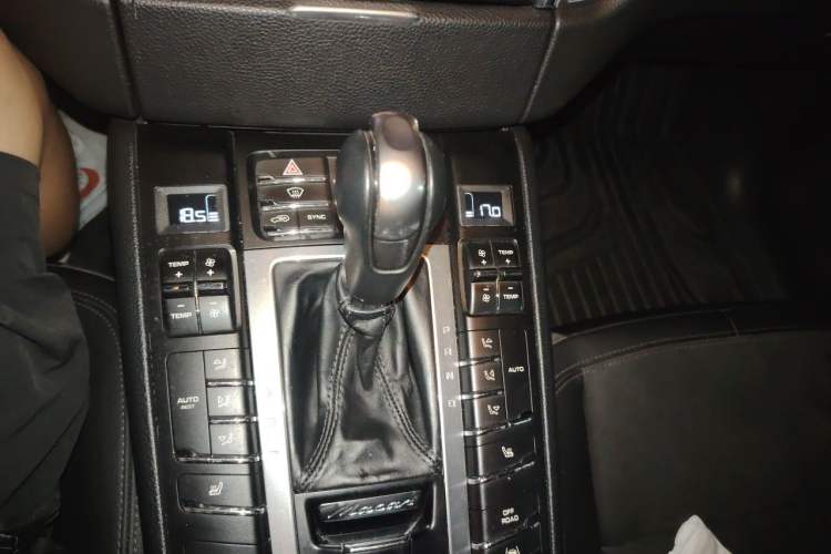 Used Porsche Macan 2017 Macan 2.0T Gear Lever