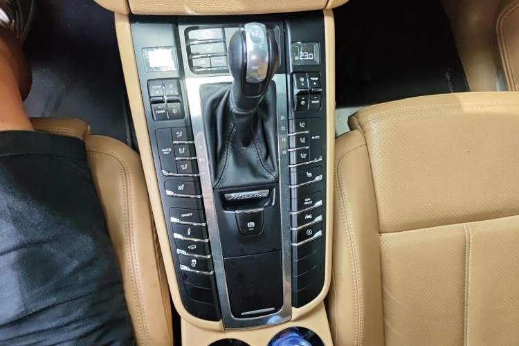 Used Porsche Macan 2017 Macan S 3.0T Gear Lever
