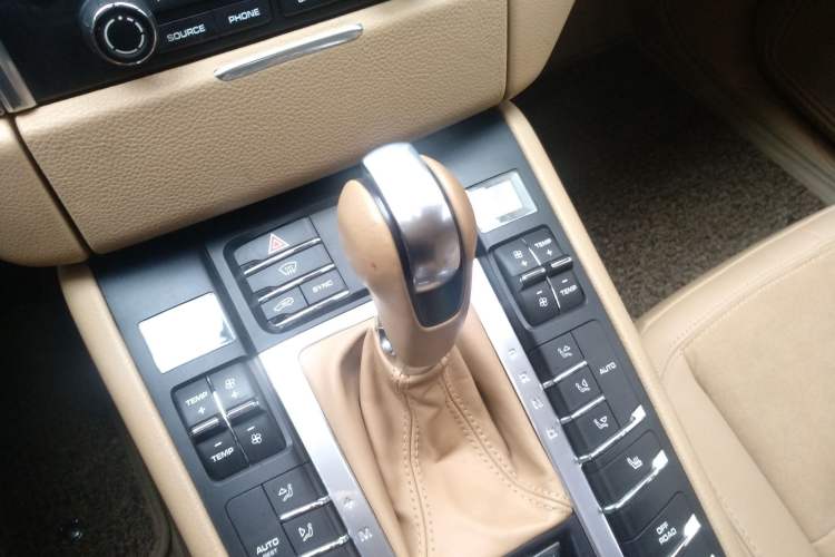 Used Porsche Macan 2017 Macan 2.0T Gear Lever