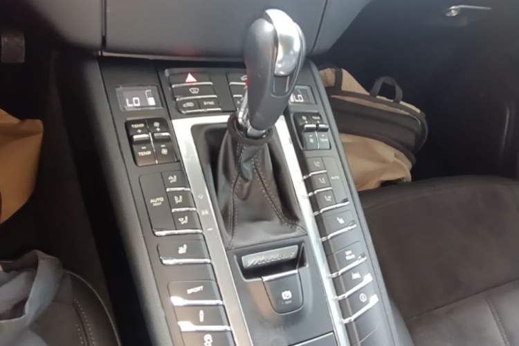 Used Porsche Macan 2017 Macan 2.0T Gear Lever
